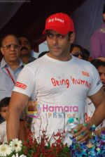 Salman Khan at Cyclothon in Bandra on 20th Feb 2010 (24).JPG